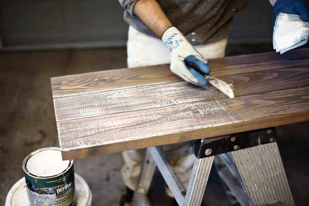 white wash affect on DIY Shoe Rack Bench