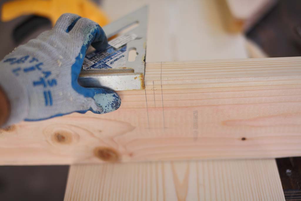 Drawing a measurement for notch cut out