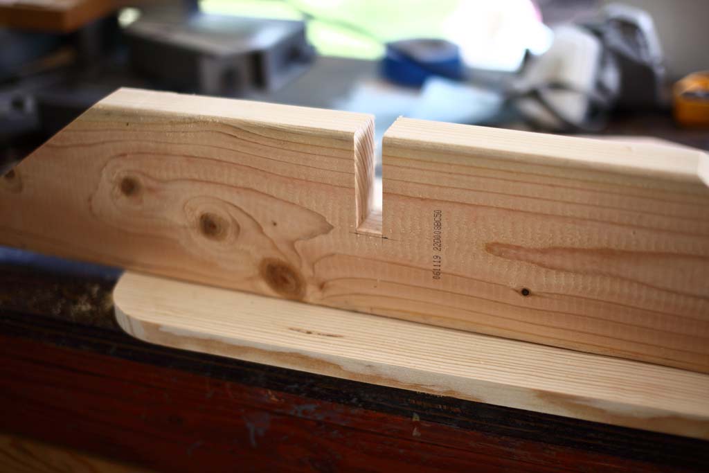 Notch cut out for DIY Cornhole Scoreboard base