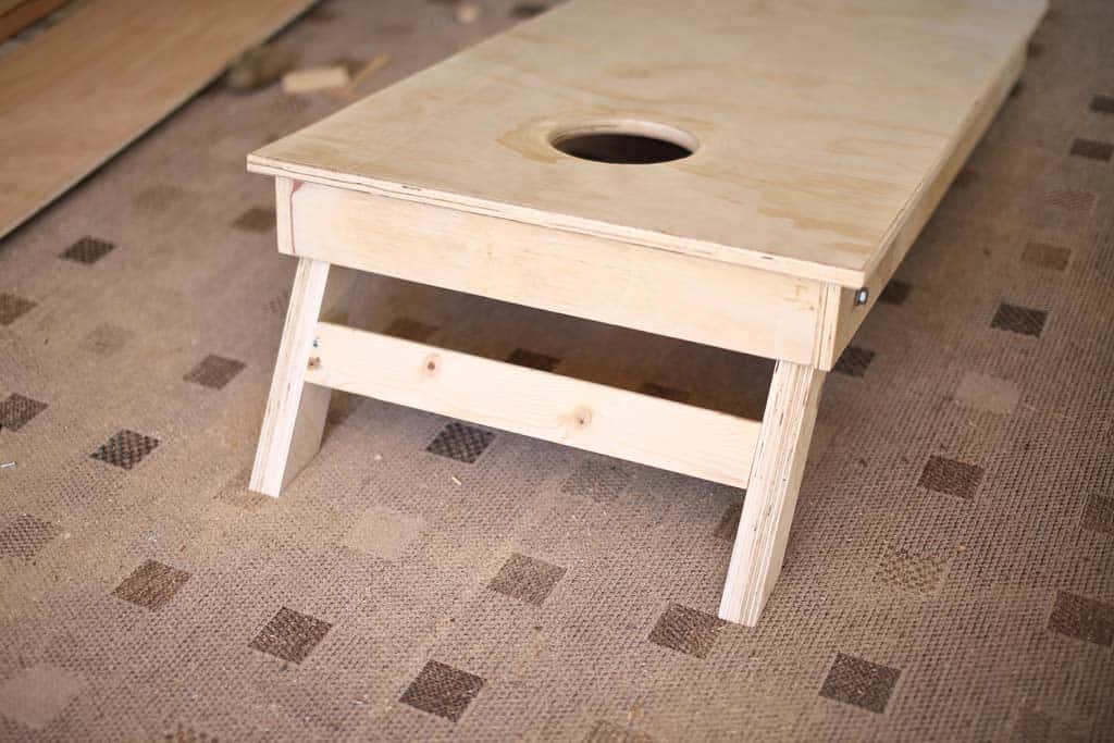attaching legs to DIY Cornhole Boards