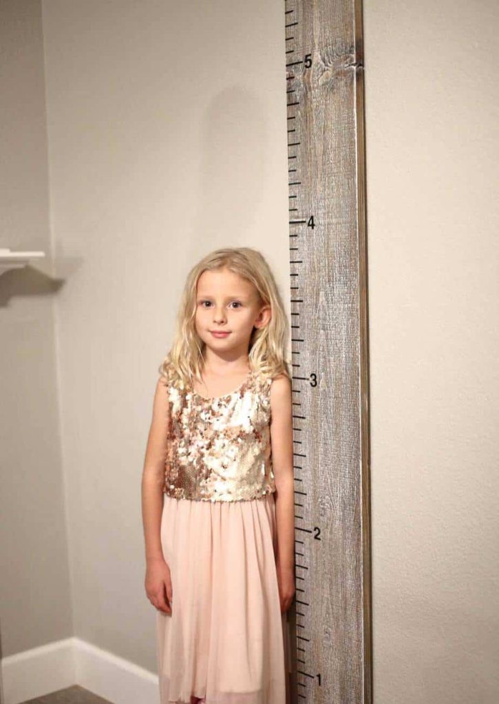 DIY kids growth ruler