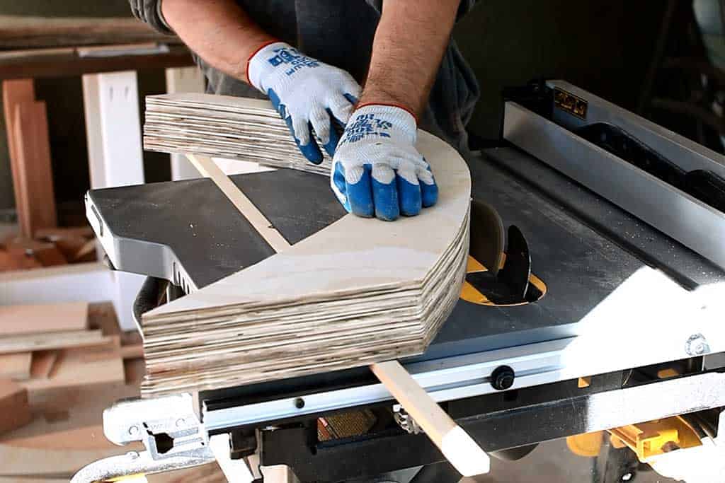 using table saw to cut curved legs