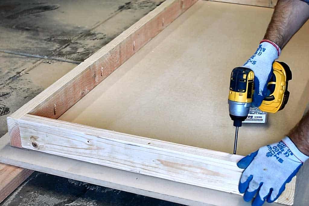 attaching side boards to table top