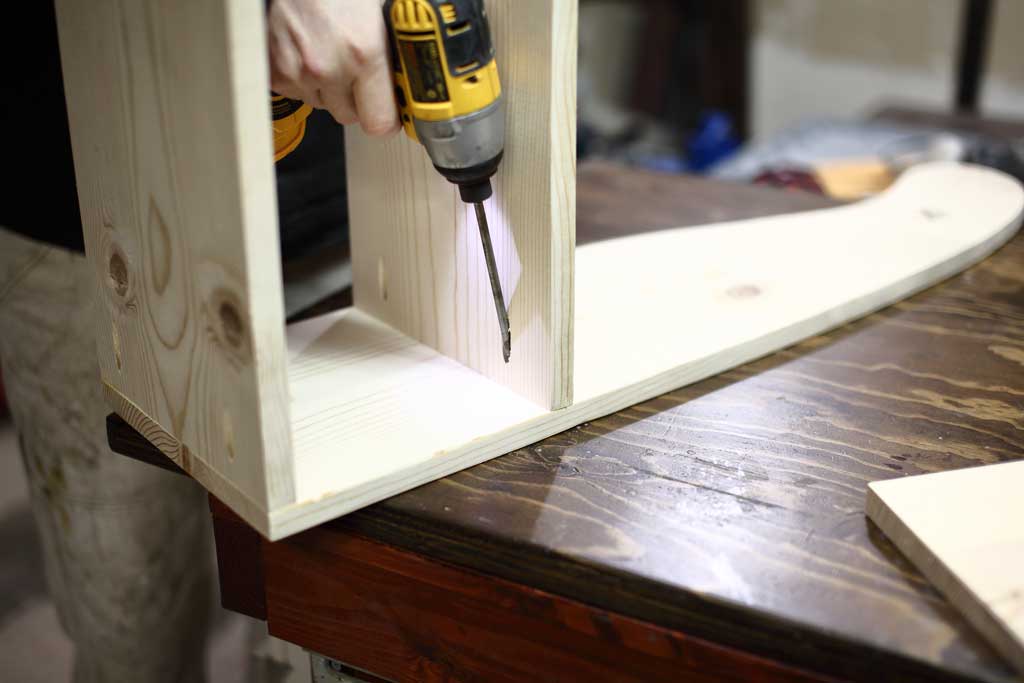 screwing in pocket hole for DIY Curved Shelf