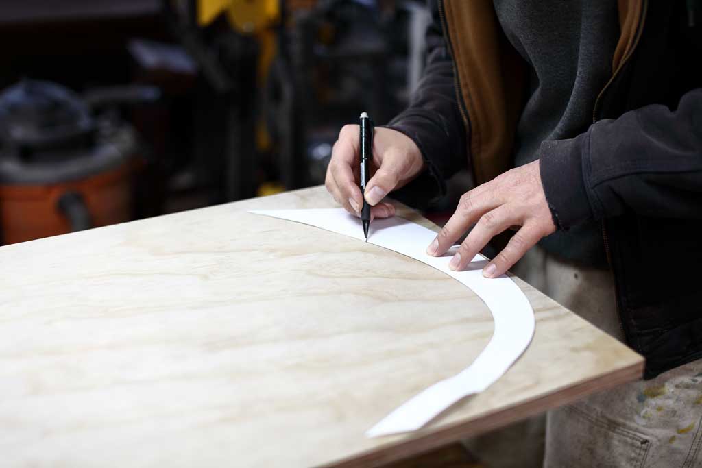 tracing the leg template for bench