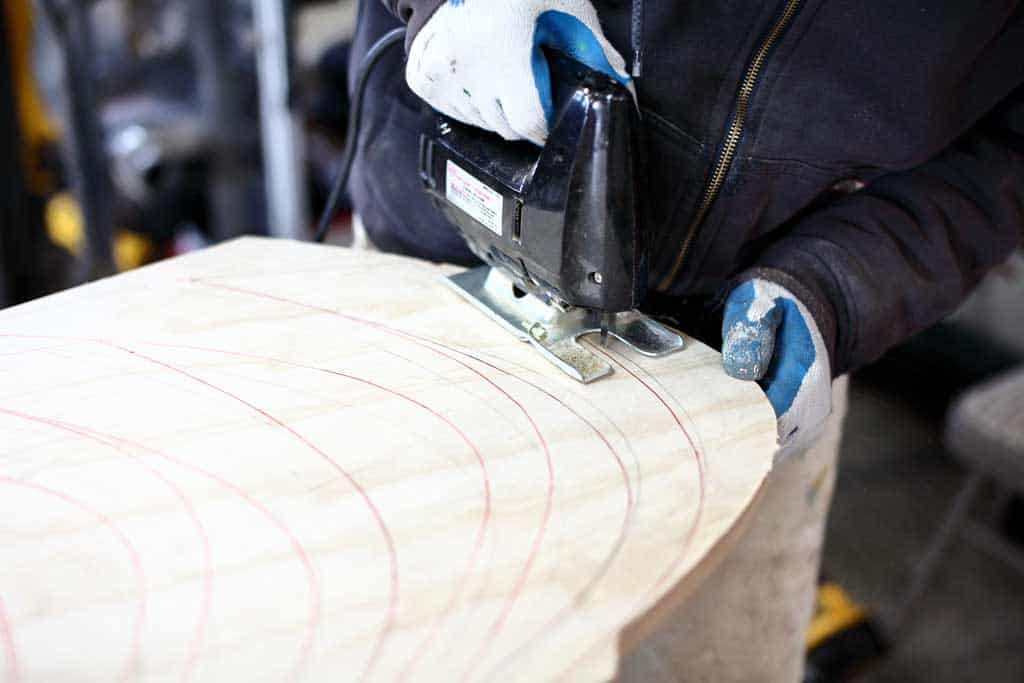 cutting curved legs using a jig saw