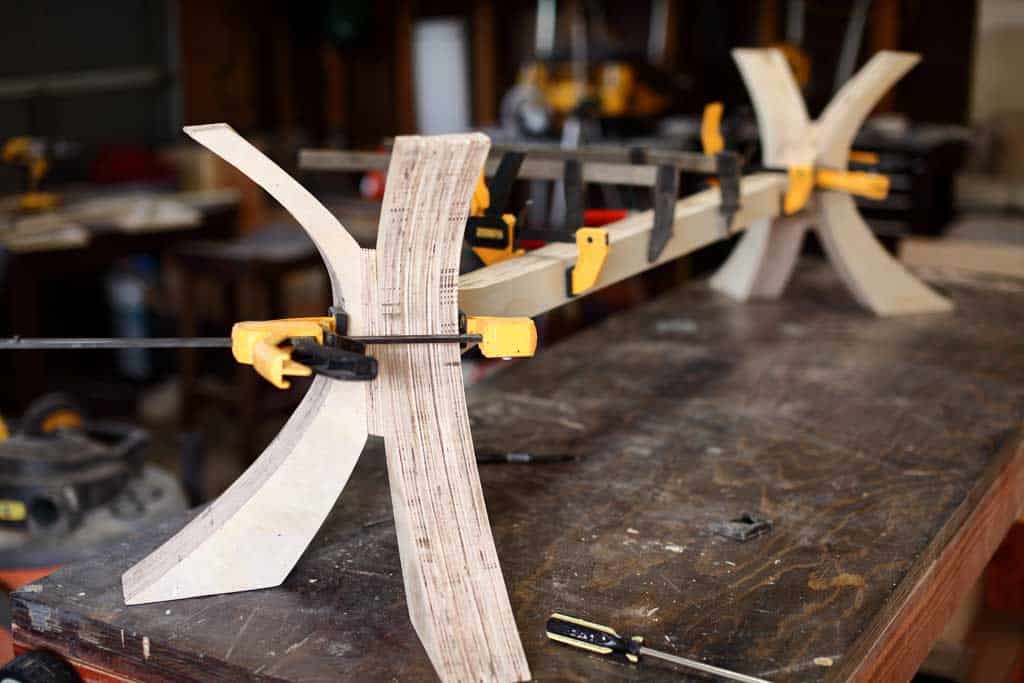 curved legs for dining table becnh