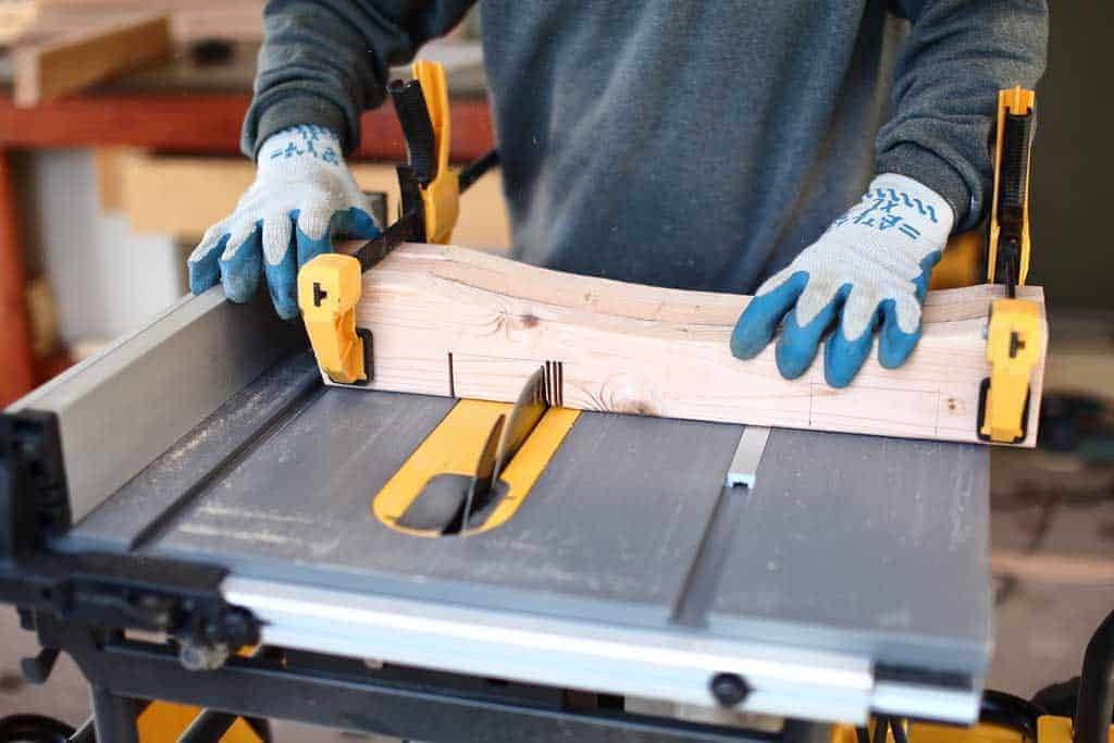 using table saw to cut notch out in 2x4s