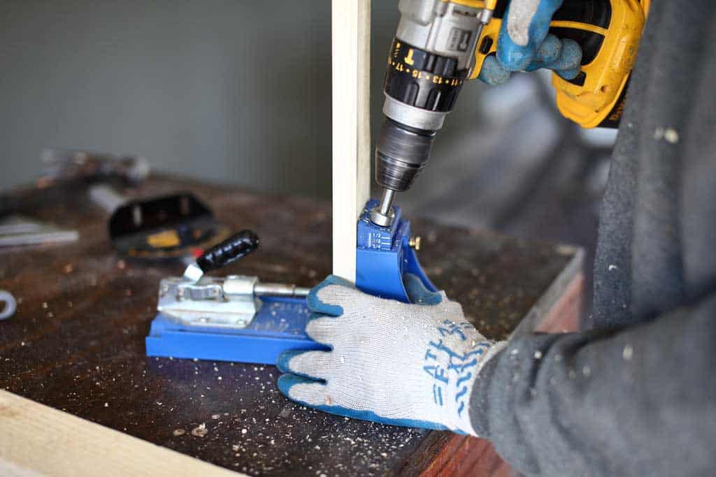 drilling pocket holes in the wood