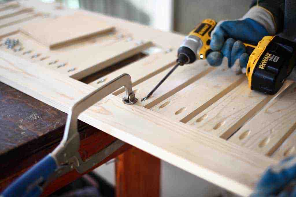 screwing-in pocket hole screws