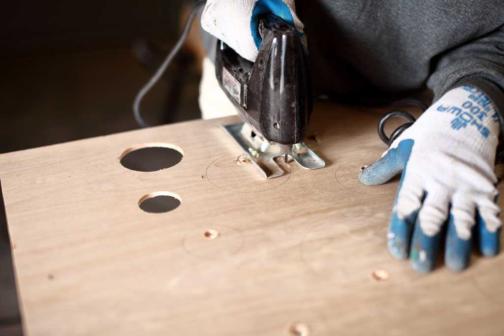 cutting holes with a jig saw