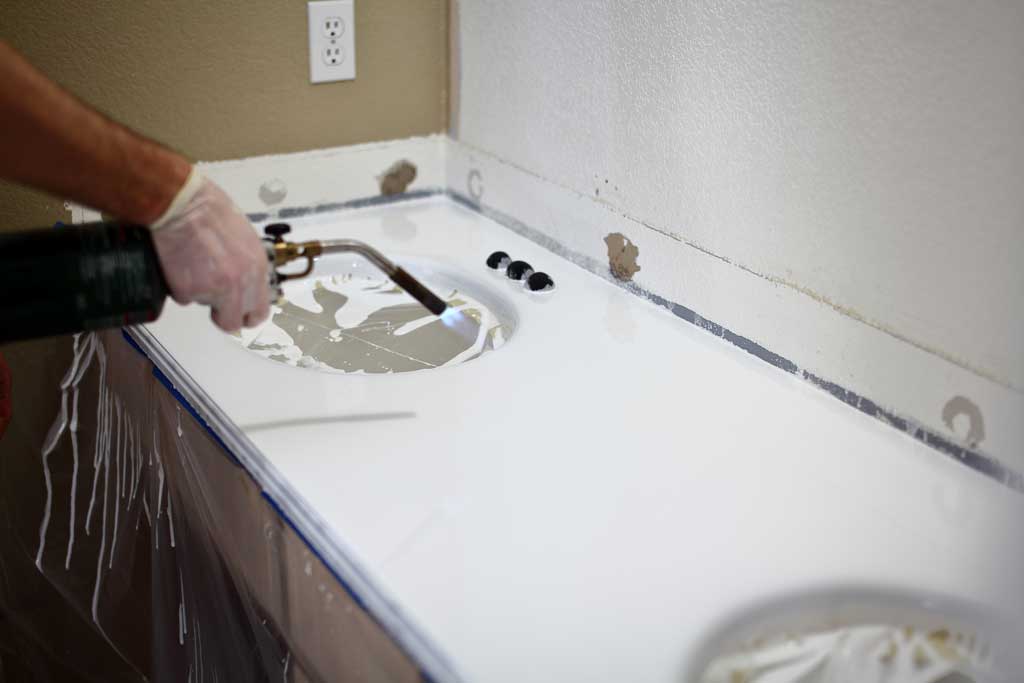 using torch to remove bubbles from epoxy resin