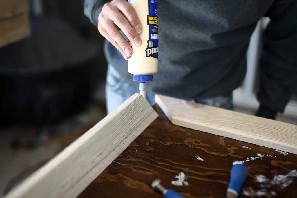 gluing the frame with wood glue