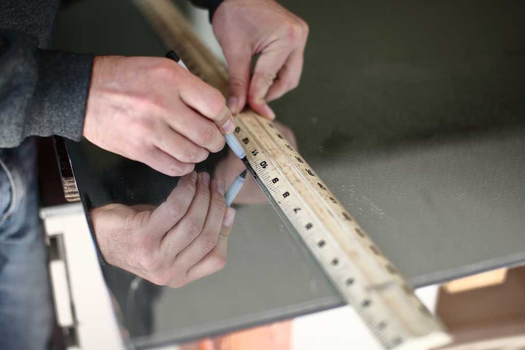 using sharpie to mark on mirror