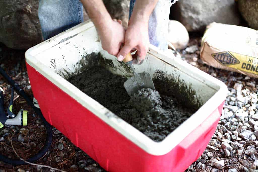 mixing concrete for diy stepping stone