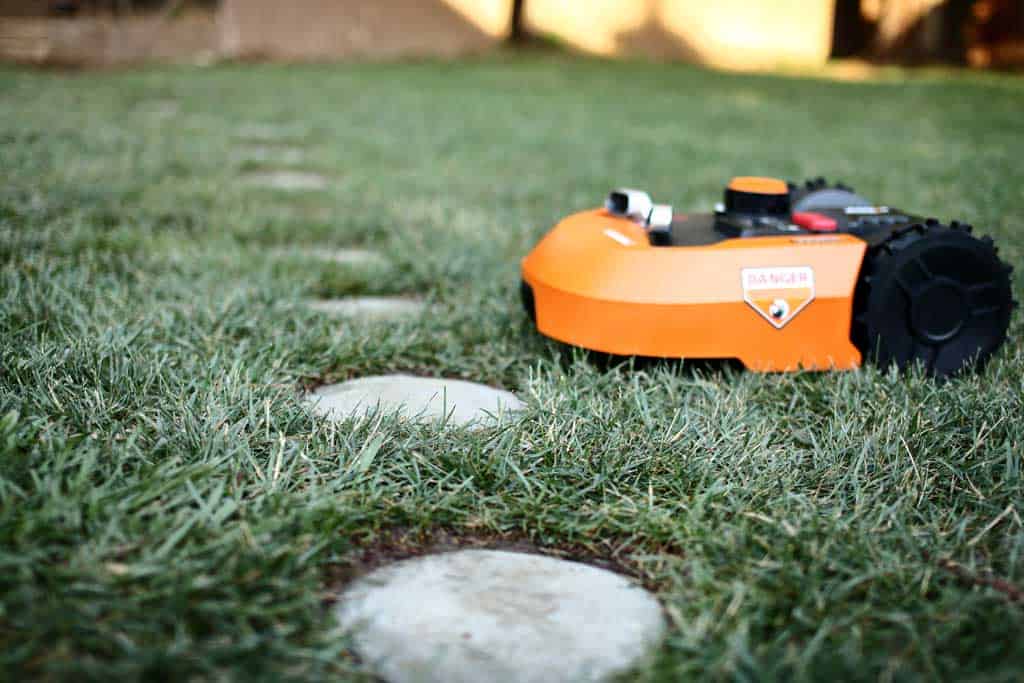 diy stepping stone with robotic lawn mower
