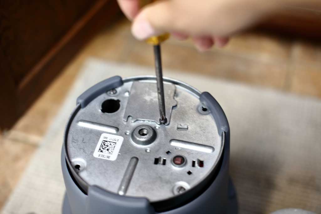 removing electrical plate on garbage disposal