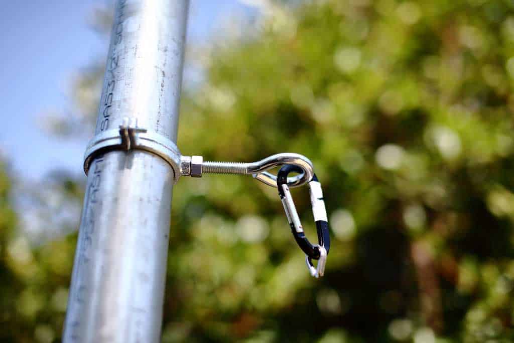 clamping hanger ring around post for sunshade