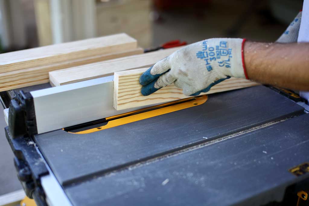using table saw to cut grooves for cabinet doors