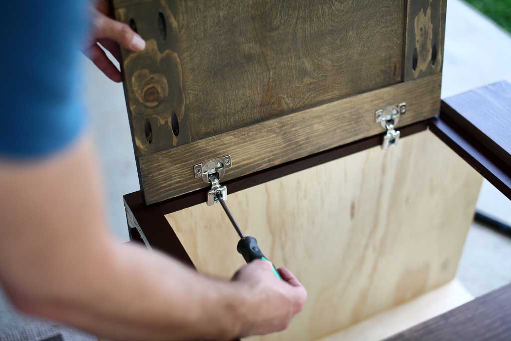 attaching cabinet door to the diy backroom cabinet