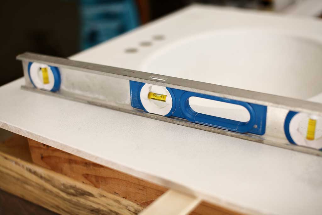 leveling vanity for applying epoxy