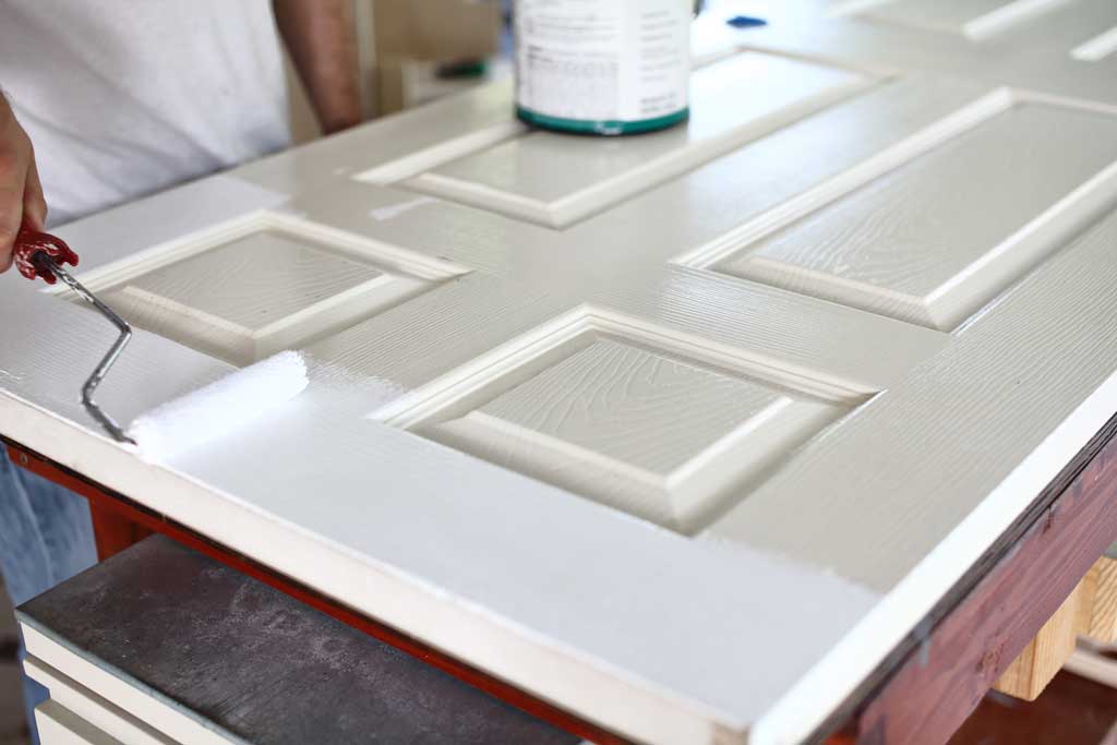 painting the sliding door for a closet