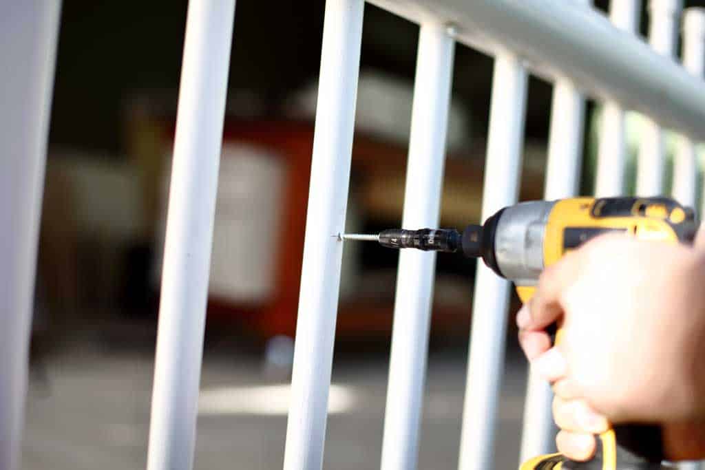 attaching screw to diy pvc fence