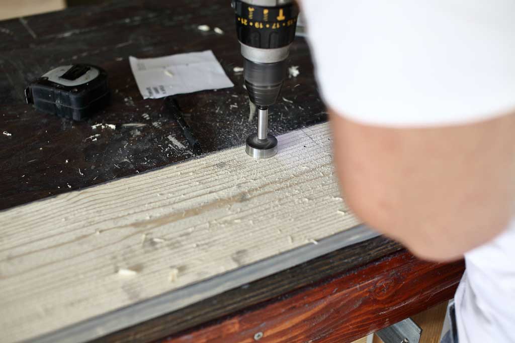 drilling holes for hinges for the tv lift