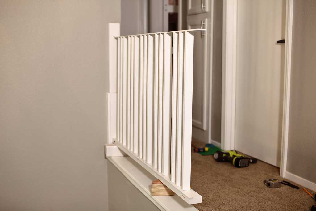 connecting horizontal stair rail panel