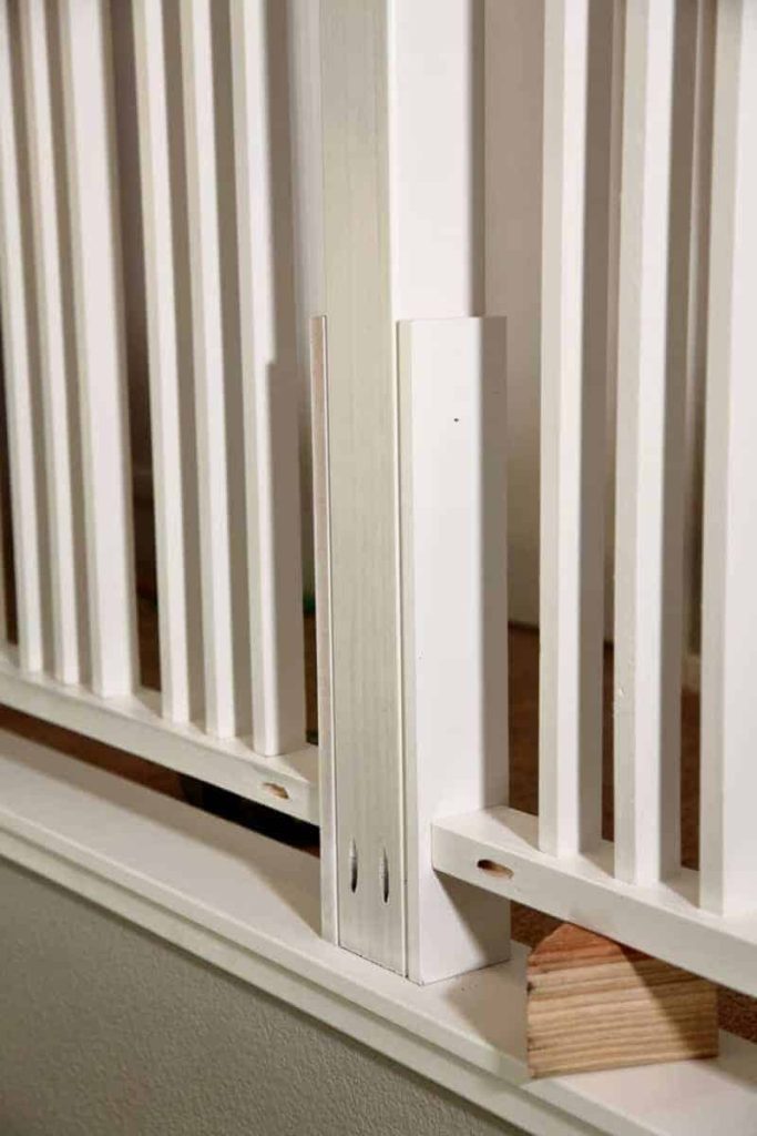 attaching post to the pone wall with pocket hole screws