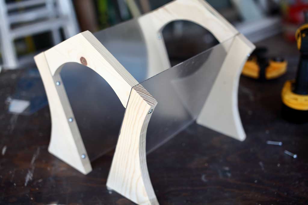 bird feeder seed compartment