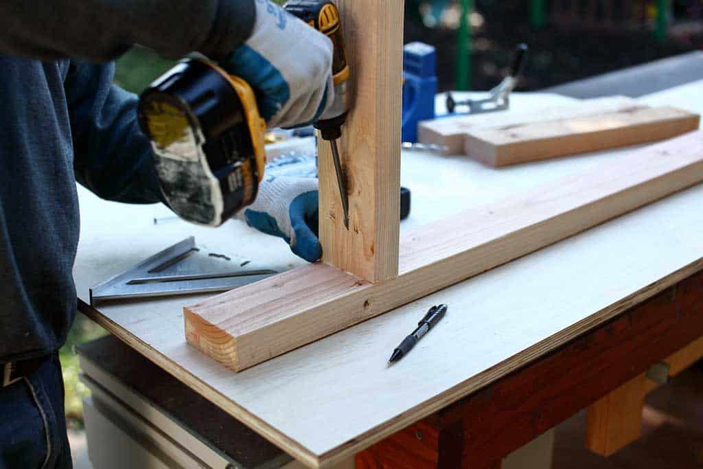 using pocket holes to attach boards together