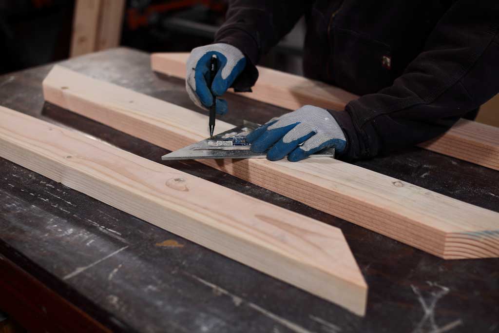 using square to draw a line on 2x4