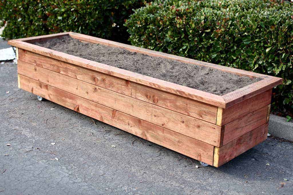 diy planter box on wheels