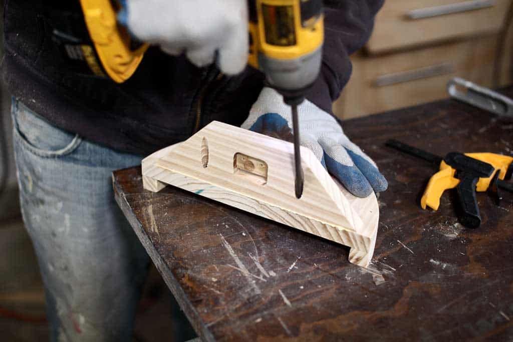 attaching wood board with pocket hole screws