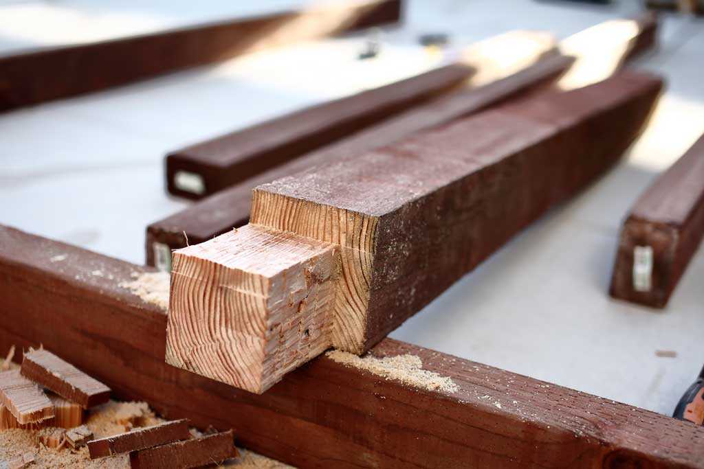 cutting notches in post for DIY Garden Arbor with a Bench
