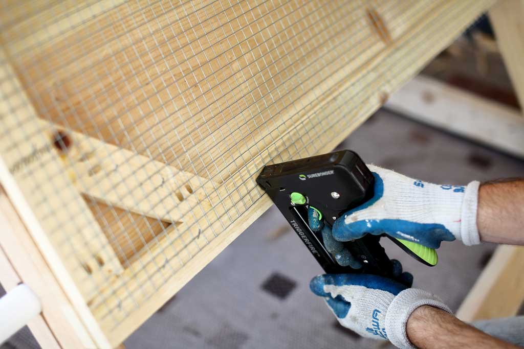attaching wire mesh screen to chicken coop