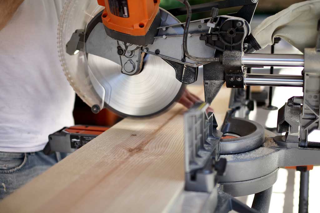 cutting wood with skill saw