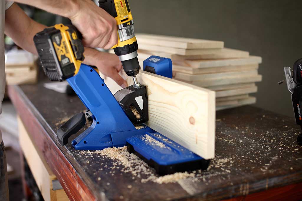 drilling pocket holes with kreg jig