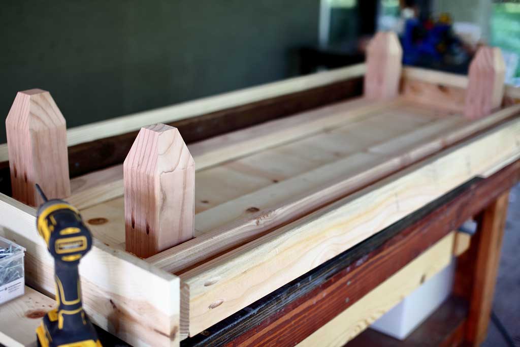 attaching legs to frame of sofa