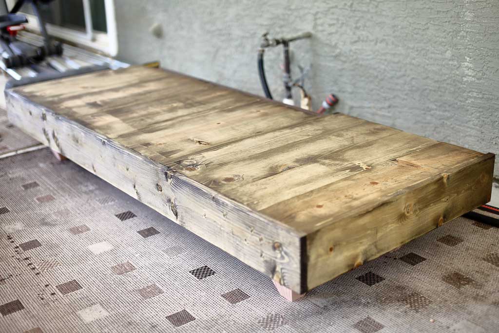 staining sofa boards