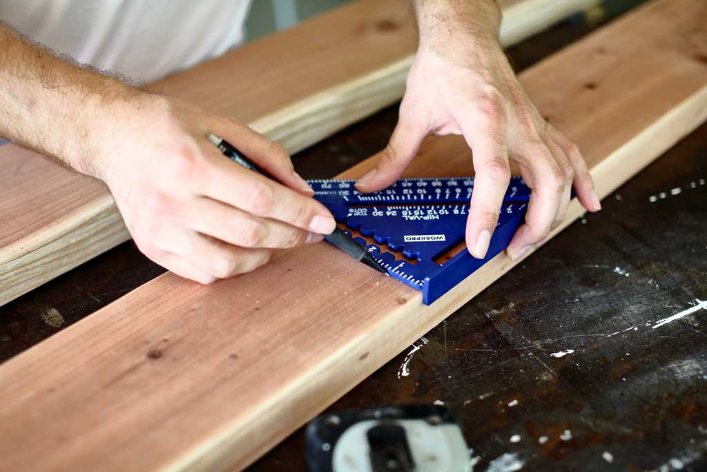 using construction square to draw straight lines