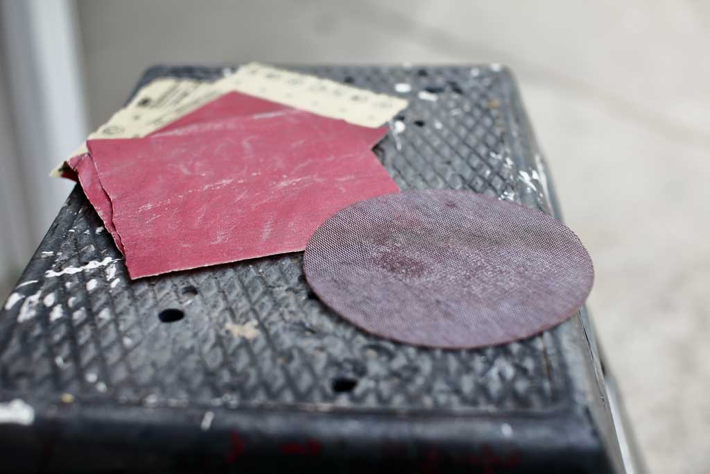 Sanding screen and sandpaper