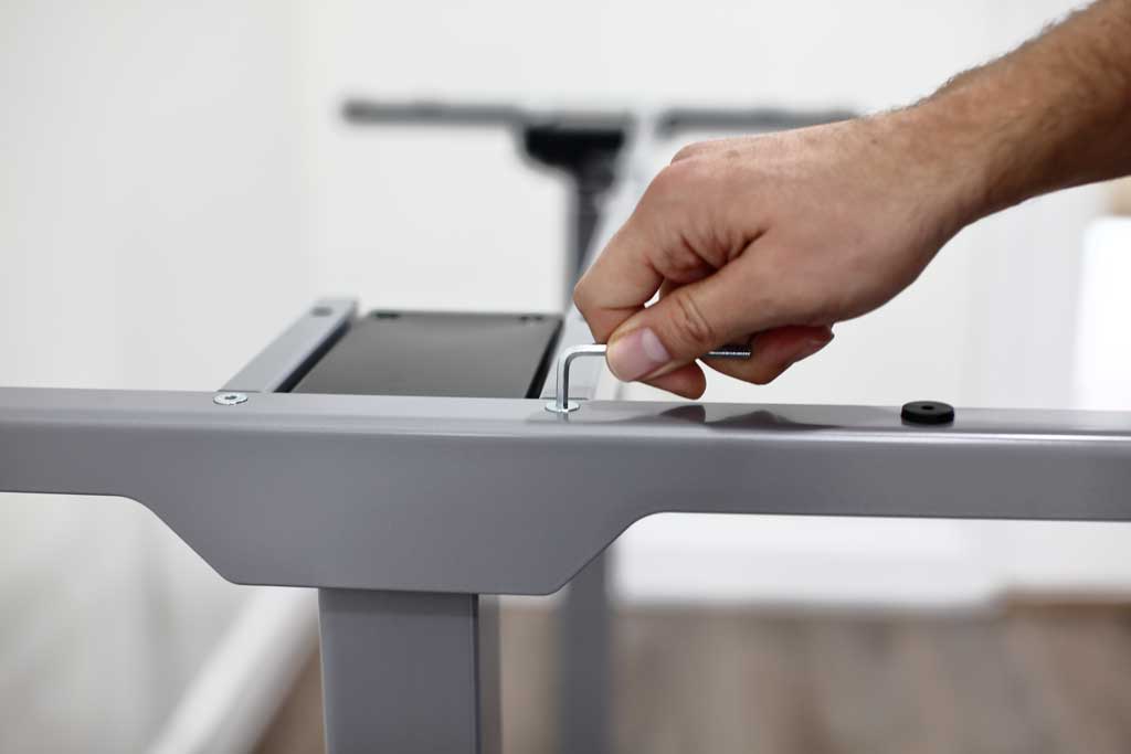 assembling FlexiSpot desk