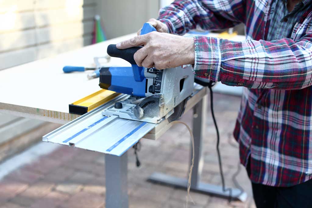 using Kreg Accu-cut to trim edges