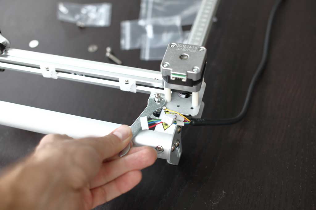 attaching the bold on Aufero Laser 2