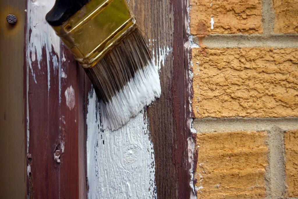 Why Does Your Trim Paint Look Streaky? Causes and Fixes
